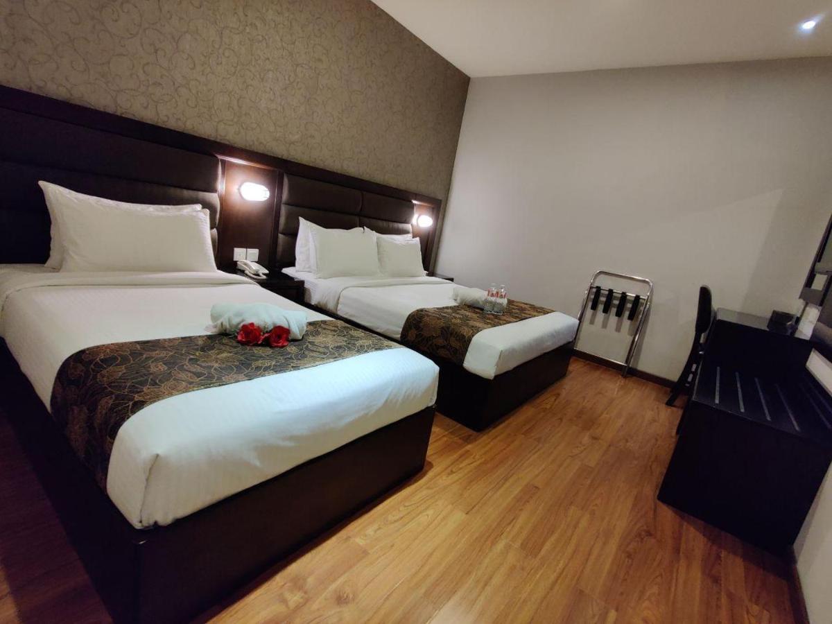 Castello Hotel Kulai Zewnętrze zdjęcie