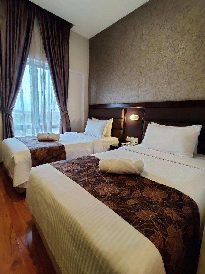 Castello Hotel Kulai Zewnętrze zdjęcie