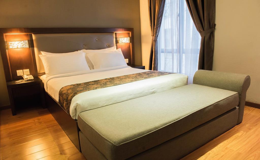 Castello Hotel Kulai Zewnętrze zdjęcie