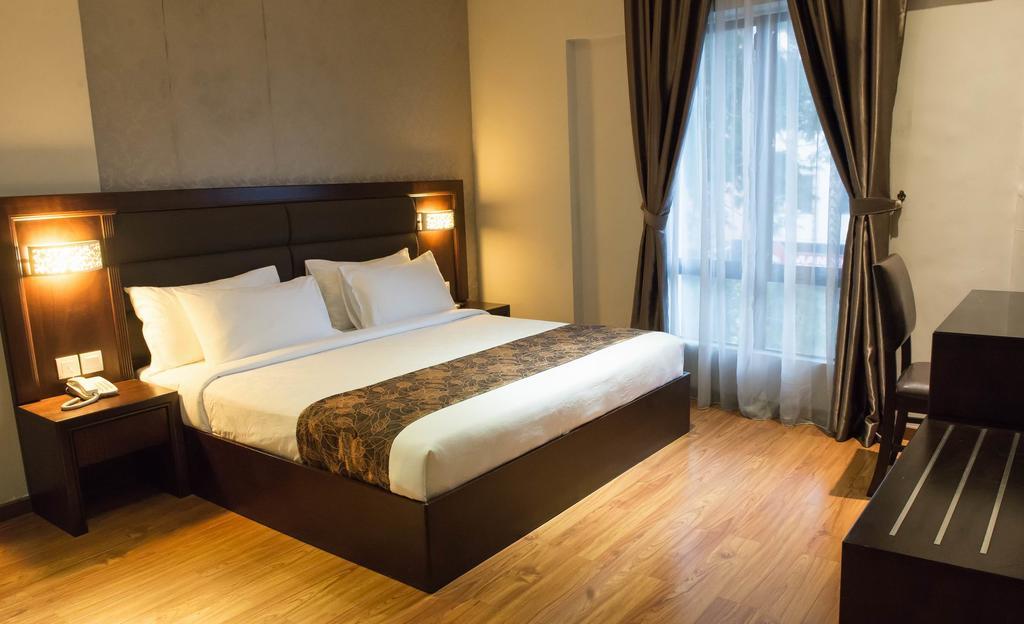 Castello Hotel Kulai Zewnętrze zdjęcie