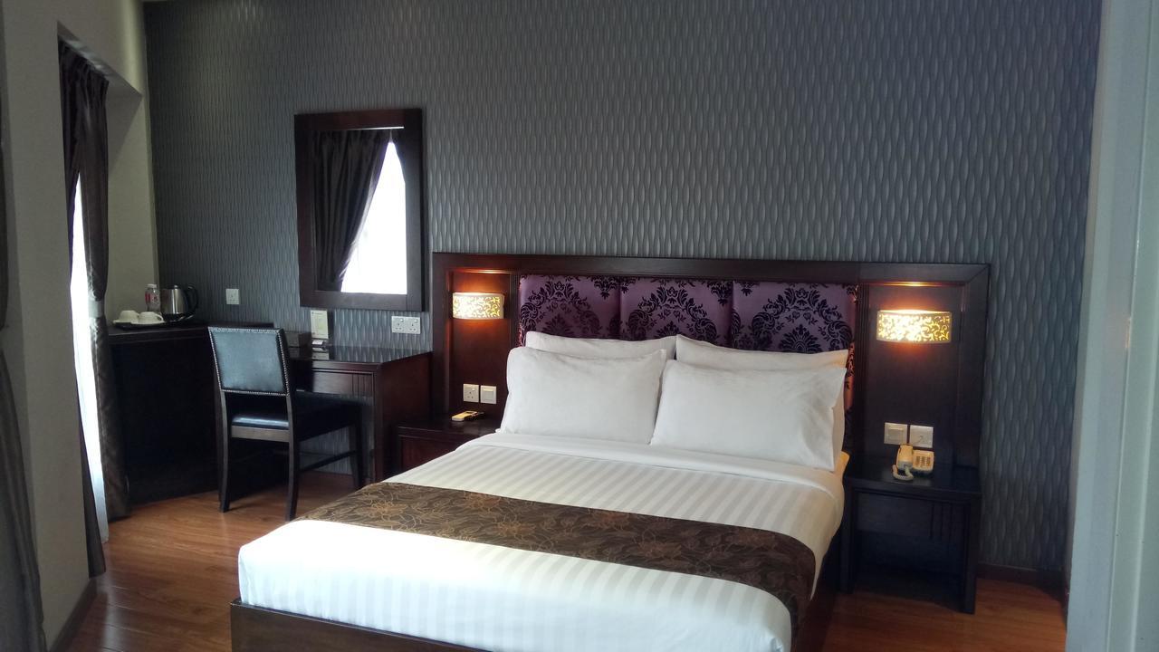Castello Hotel Kulai Zewnętrze zdjęcie